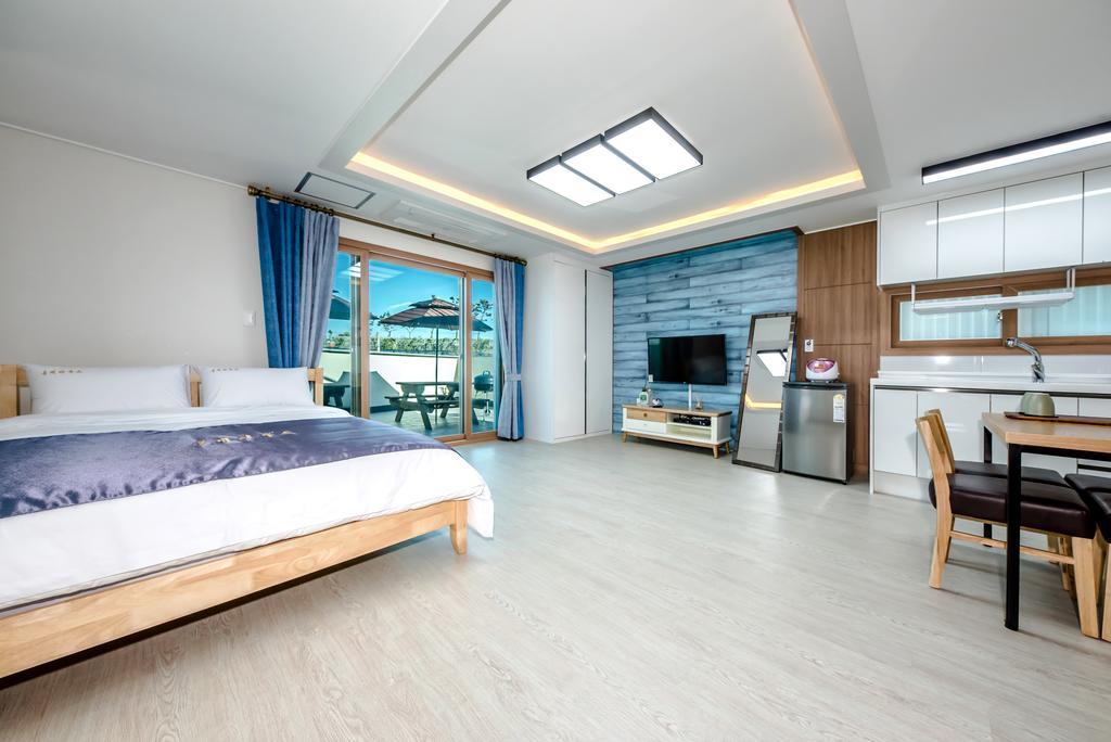 Hotel Holcae House à Jeju Extérieur photo